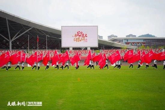 该影片以“青春”之名，串联起跨越百年的青春力量、青春涌动、青春创造，带领观众回到一段段激情燃烧的岁月，在历史与现实、铭记与传承中描绘出一幅壮丽烂漫的青春画卷，礼赞百年征途，点赞中国青春！时代各有不同青春一脉相承纵观百年，中国青年始终走在时代的最前沿，以青春奔赴万丈理想，用热血点燃星辰大海，汇聚起中国青年运动磅礴昂扬的青春力量